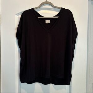 Mod Ref Women's Size L Rolled Cuff Short Sleeve V-Neck Thick Top Black Oversized